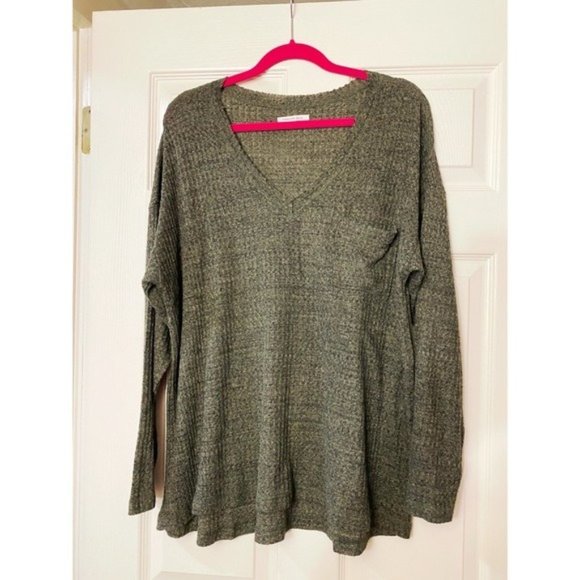 American Eagle Outfitters Tops - American Eagle Olive Green Waffle Knit V-neck Oversized Boho Loungewear Top